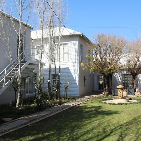 Indigo Moon Guesthouse Lichtenburg Exteriör bild
