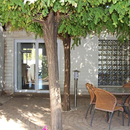 Indigo Moon Guesthouse Lichtenburg Exteriör bild