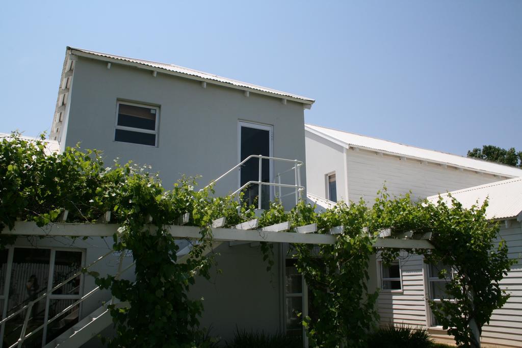 Indigo Moon Guesthouse Lichtenburg Exteriör bild