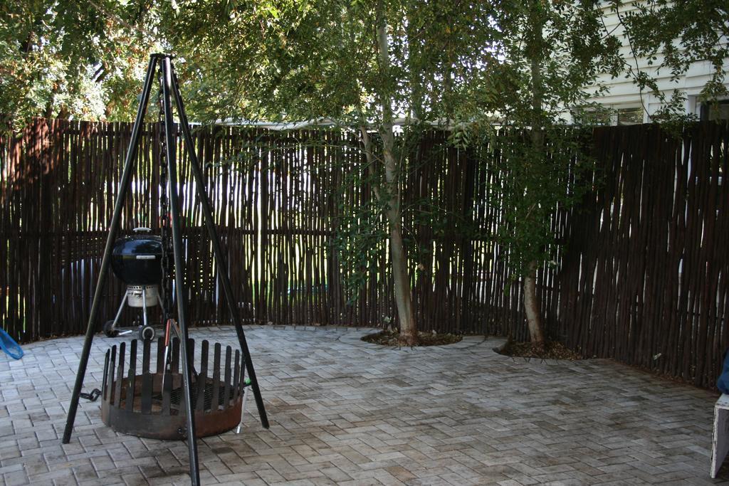 Indigo Moon Guesthouse Lichtenburg Exteriör bild