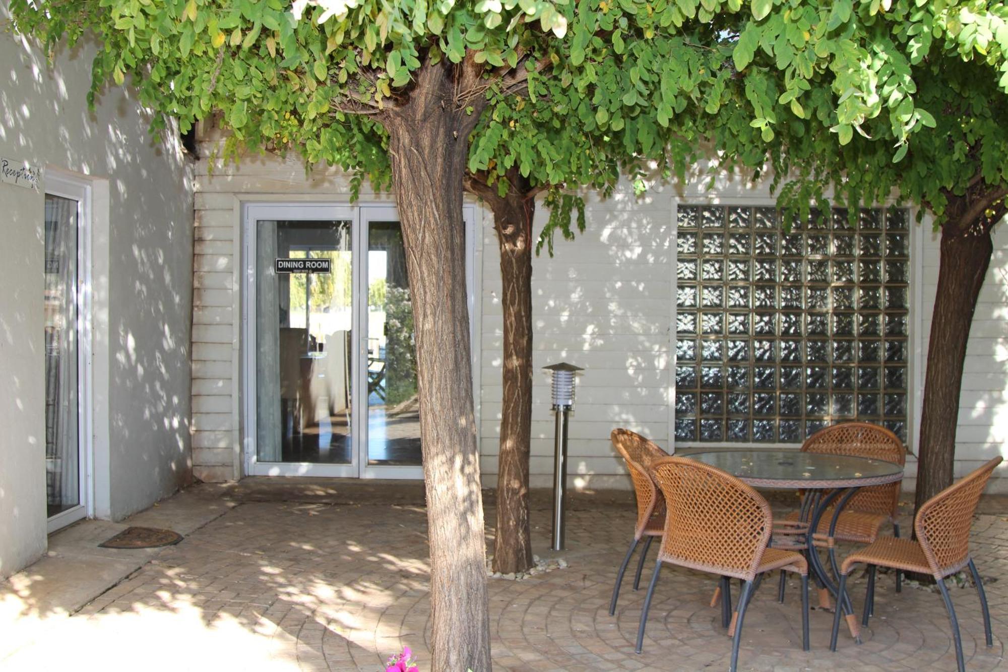 Indigo Moon Guesthouse Lichtenburg Exteriör bild