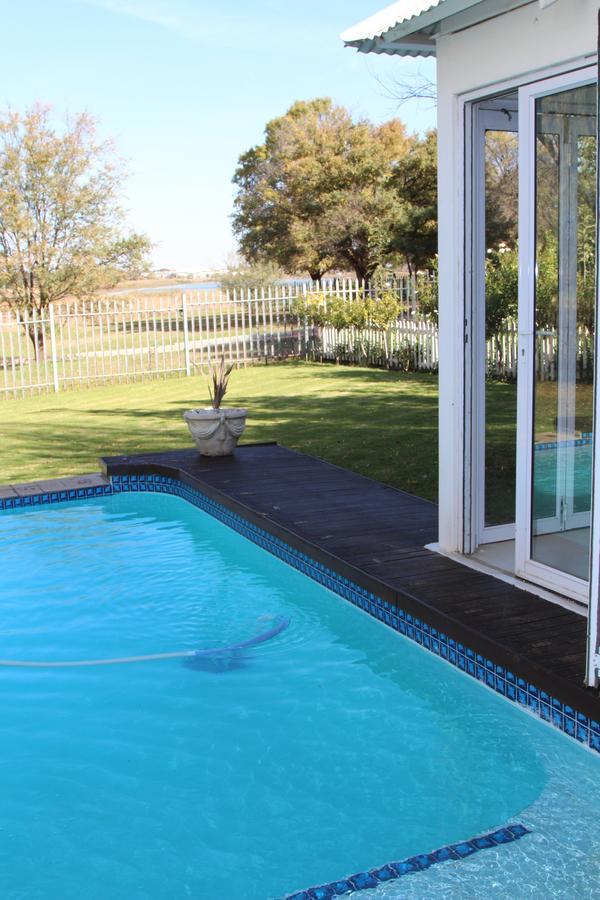 Indigo Moon Guesthouse Lichtenburg Exteriör bild