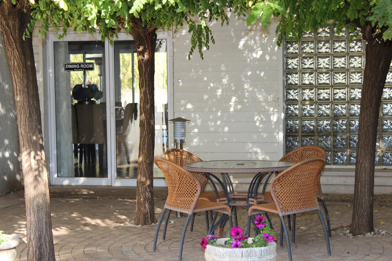Indigo Moon Guesthouse Lichtenburg Exteriör bild