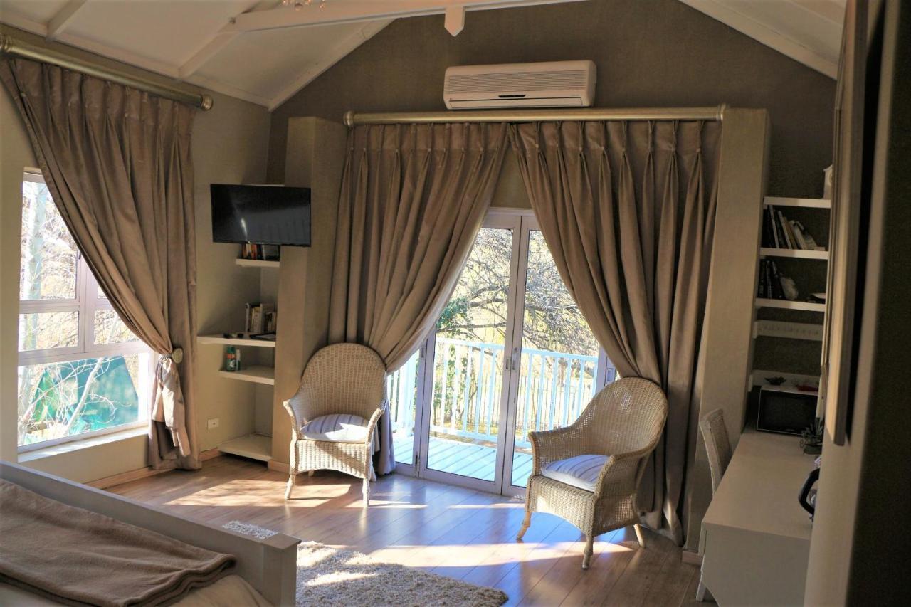 Indigo Moon Guesthouse Lichtenburg Exteriör bild