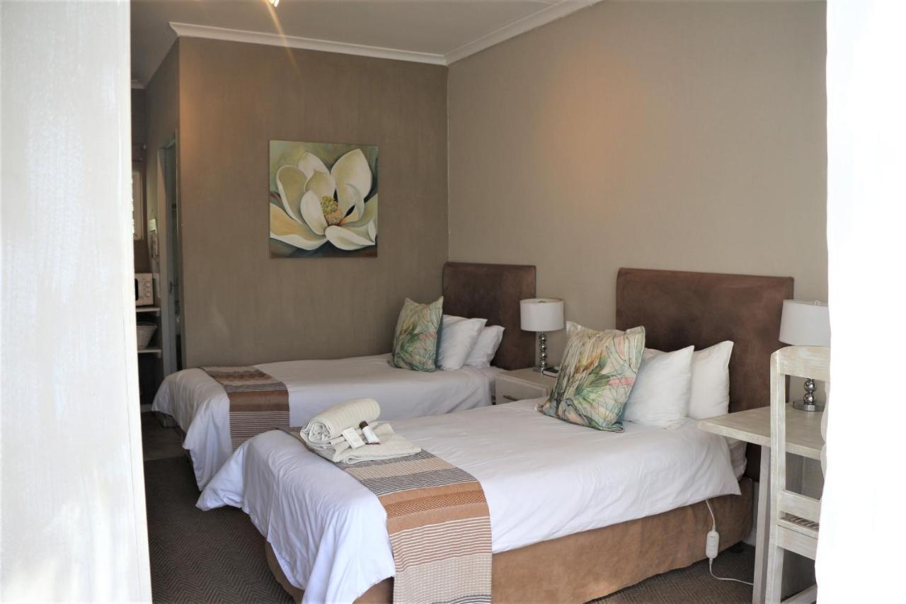 Indigo Moon Guesthouse Lichtenburg Exteriör bild
