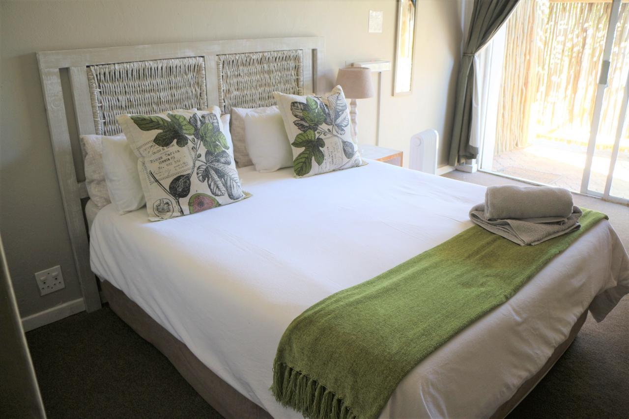 Indigo Moon Guesthouse Lichtenburg Exteriör bild