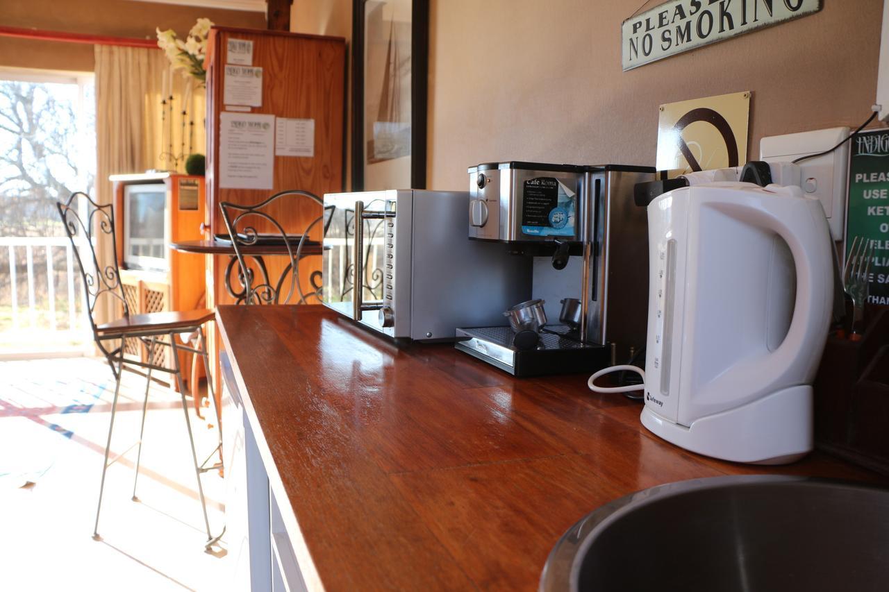 Indigo Moon Guesthouse Lichtenburg Exteriör bild