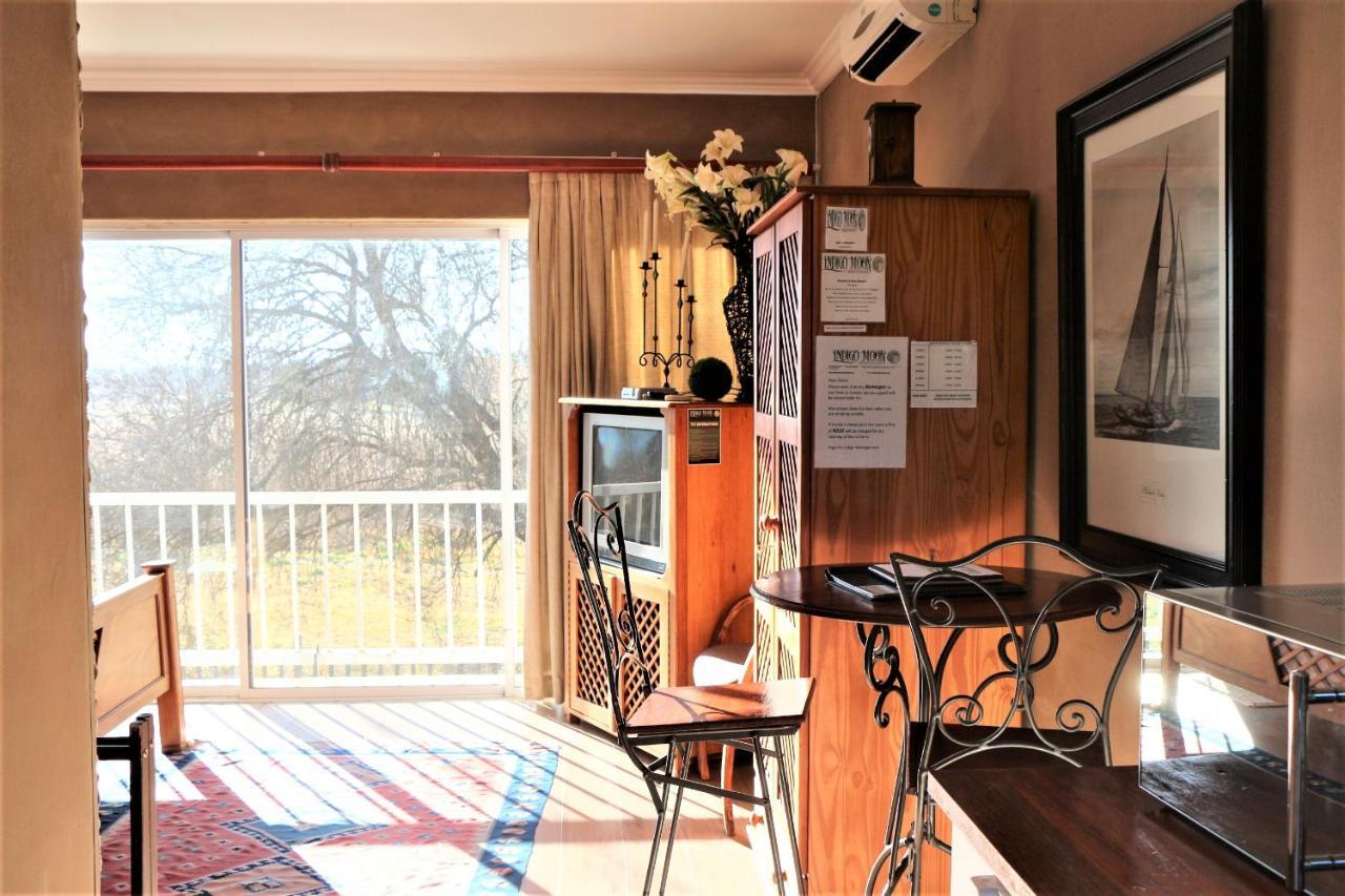 Indigo Moon Guesthouse Lichtenburg Exteriör bild