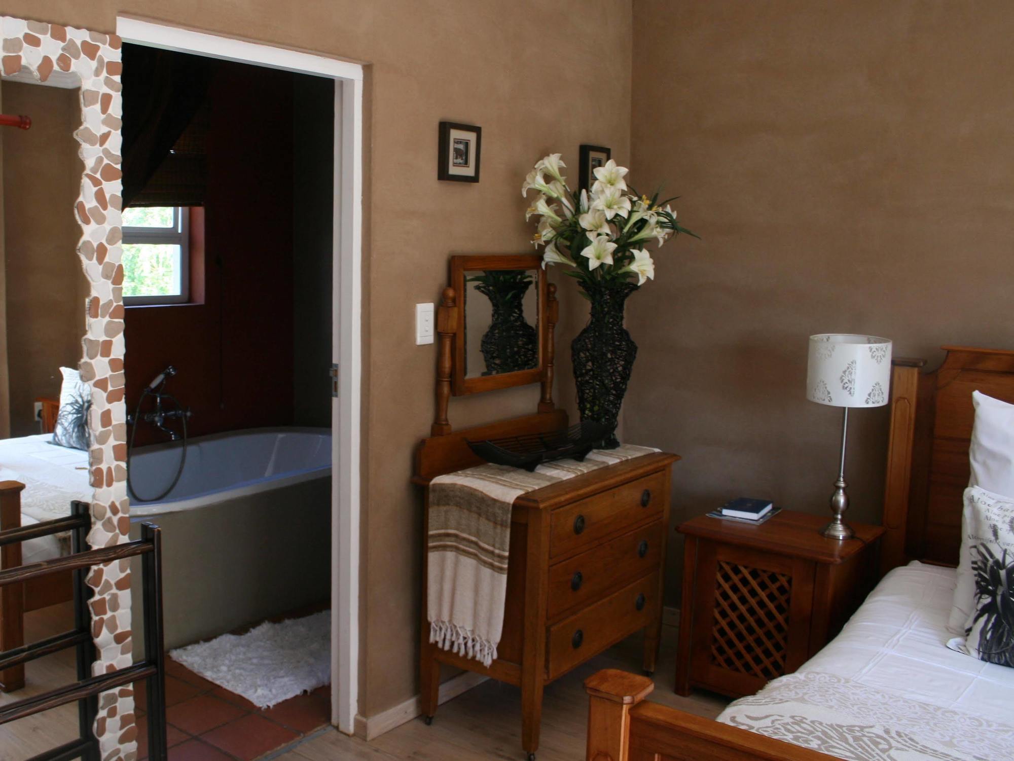 Indigo Moon Guesthouse Lichtenburg Exteriör bild